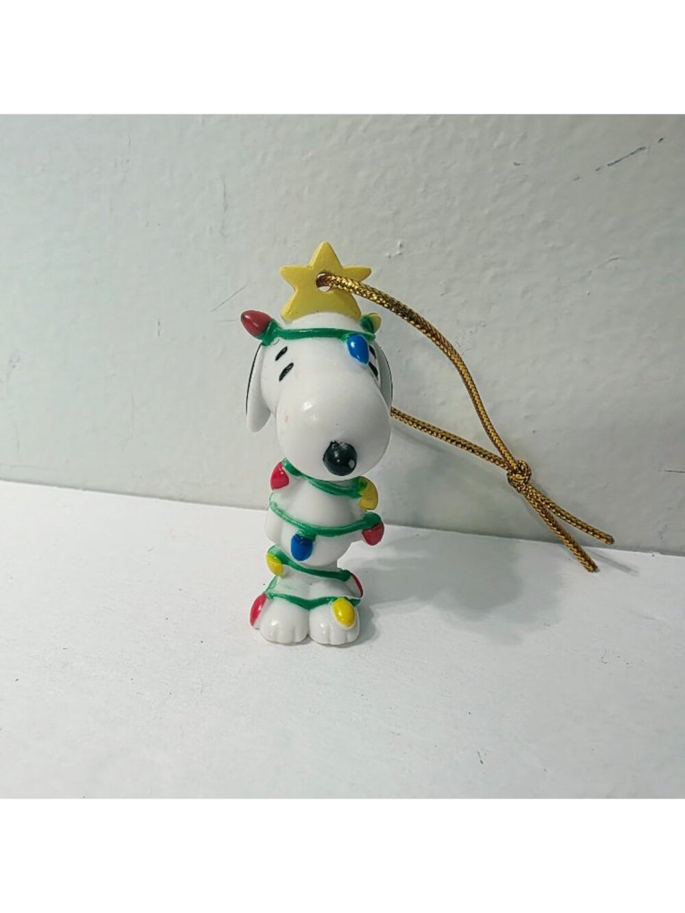 Snoopy Peanuts Christmas PVC Ornament Tangled Holiday Lights Yellow Star